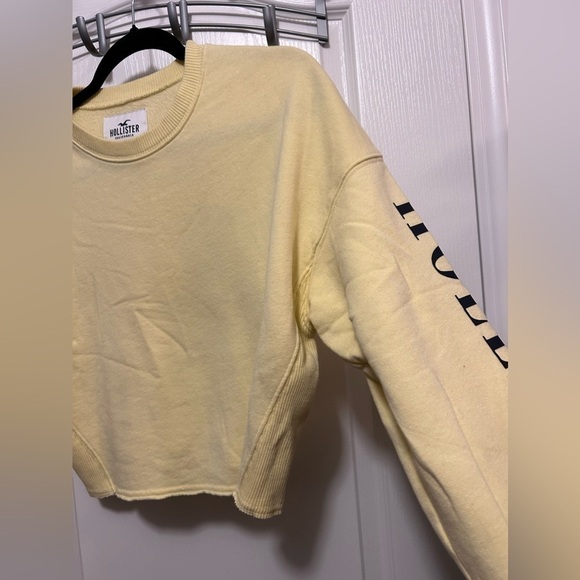 Hollister yellow Croptop Sweatshirt women’s S Spellout on sleeves pullover Boho - Picture 6 of 12